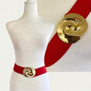 Vintage Red Stretch Belt Gold Sculptural Buckle M-L 1970s 1980s Glam Accessory